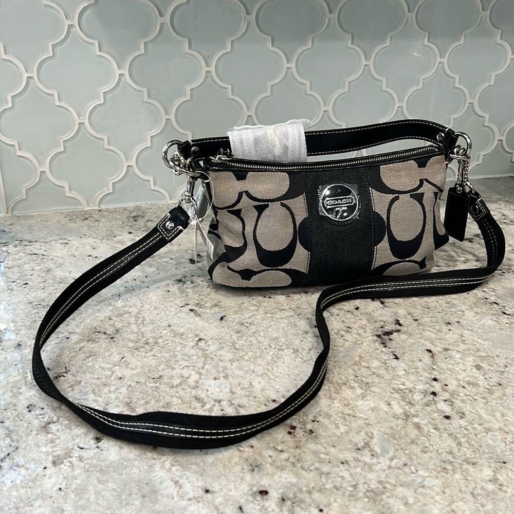 COACH Handbag.Signature C design. Short strap&removable crossbody/shoulder strap